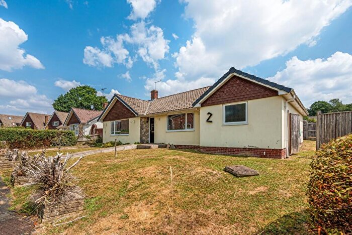 4 Bedroom Detached Bungalow For Sale In North Baddesley, Southampton, SO52