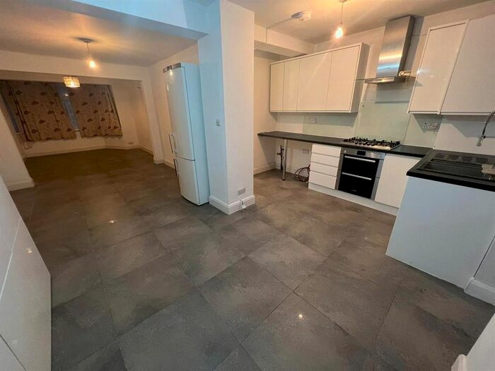 3 Bedroom Semi-Detached House To Rent In Tynemouth Drive, Enfield, EN1