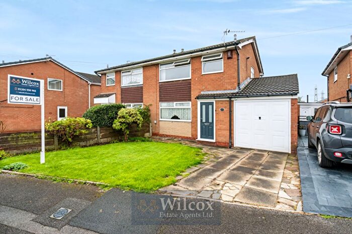 3 Bedroom Semi Detached House For Sale In Harper Fold Road, Radcliffe, M26