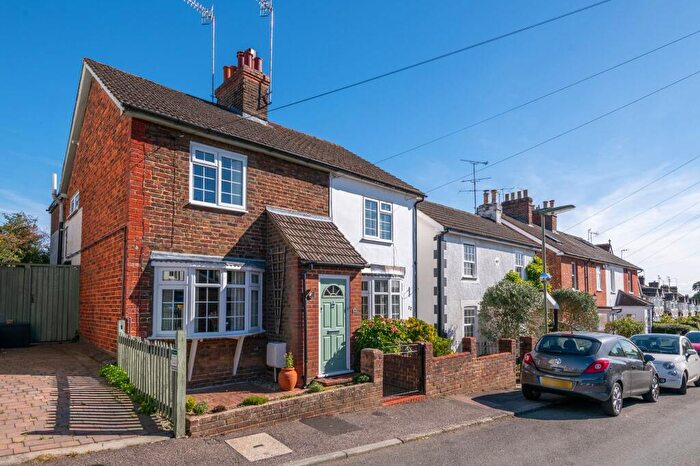 2 Bedroom Semi-Detached House For Sale In Clarence Walk, Redhill, RH1