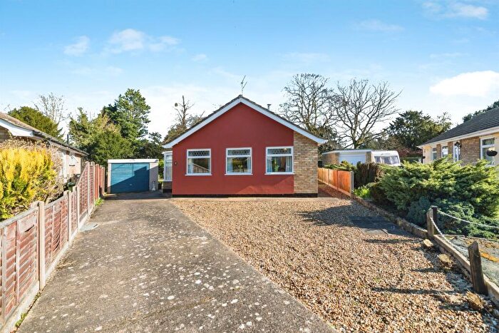 3 Bedroom Detached Bungalow For Sale In Elms Close, Earsham, Bungay, NR35