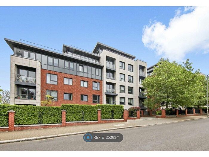 2 Bedroom Flat To Rent In Avershaw House, London, SW15