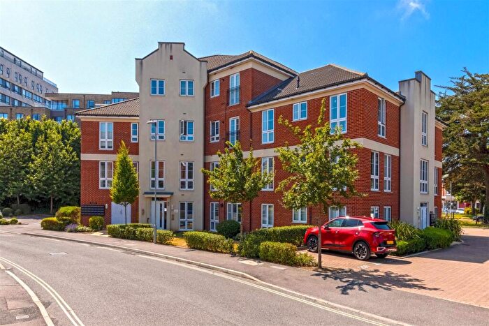 2 Bedroom Flat For Sale In Stroudley House, Cambrian Way, Worthing, BN13