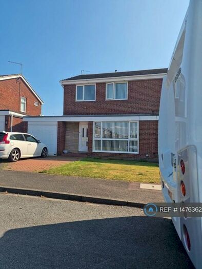 3 Bedroom Terraced House To Rent In Glenside, Ellington, NE61