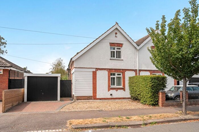 3 Bedroom Semi-Detached House For Sale In Queen Alexandra Road, Bedford, MK41