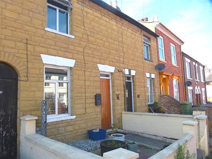 2 Bedroom House To Rent In Thompson Street, New Bradwell, Milton Keynes, MK13