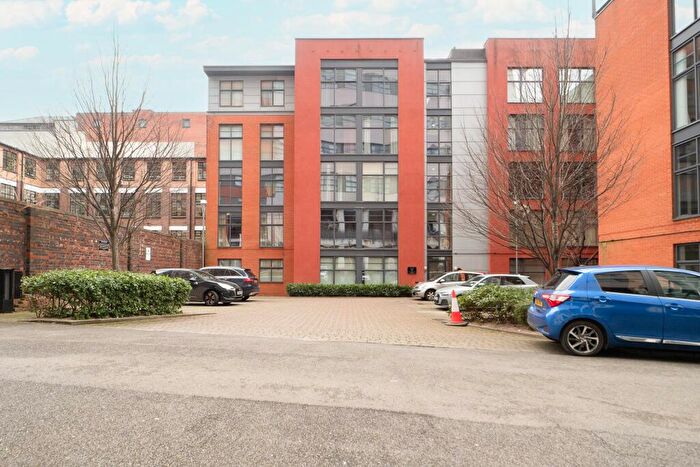 2 Bedroom Flat For Sale In Water Street Court, Birmingham, B3