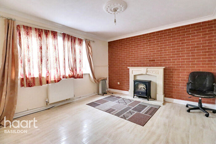 3 Bedroom Terraced House For Sale In Harlech Close, Basildon, SS13
