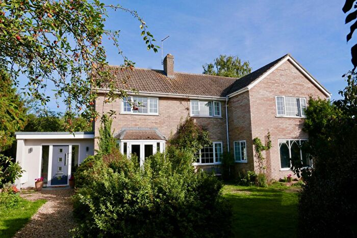 4 Bedroom Detached House For Sale In Park Street, King's Cliffe, PE8