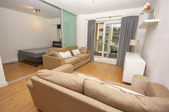 1 Bedroom Flat To Rent In Boulevard Drive, London, NW9