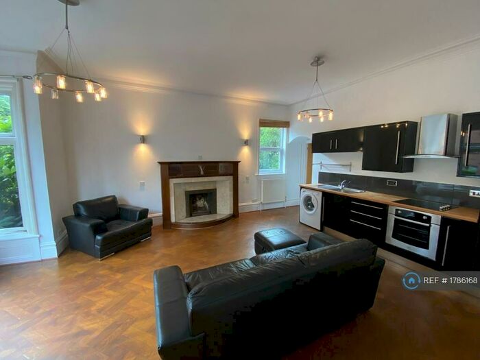 2 Bedroom Flat To Rent In Arncliffe Road, Leeds, LS16