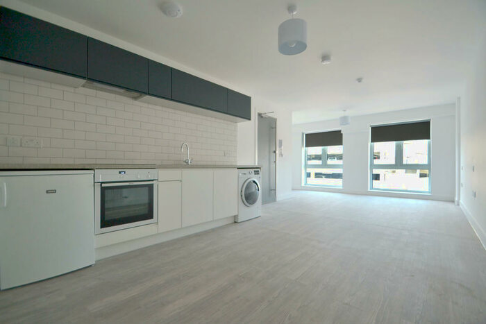 Apartment To Rent In Flat Crosby House, - Elmfield Road, Bromley, Greater London, BR1