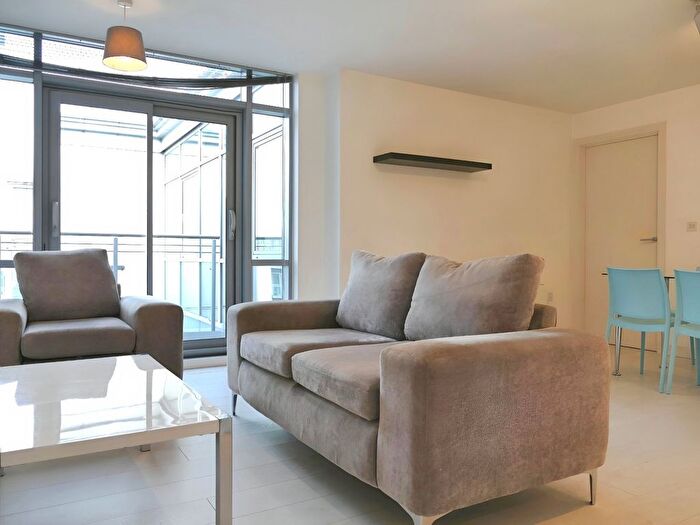 2 Bedroom Flat To Rent In Ingram Street, Leeds, West Yorkshire, LS11