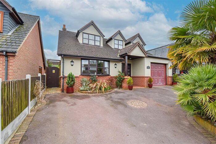 4 Bedroom Detached House For Sale In First Avenue, Hook End, Brentwood, CM15