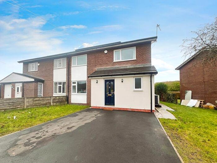 3 Bedroom Semi-Detached House To Rent In Cambeck Close, Whitefield, Manchester, M45