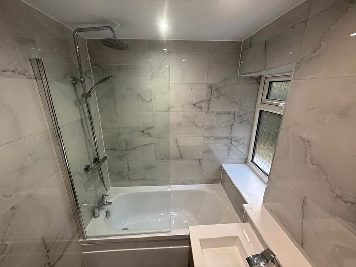 3 Bedroom Flat To Rent In Midcroft Avenue, Castlemilk, Glasgow, G44