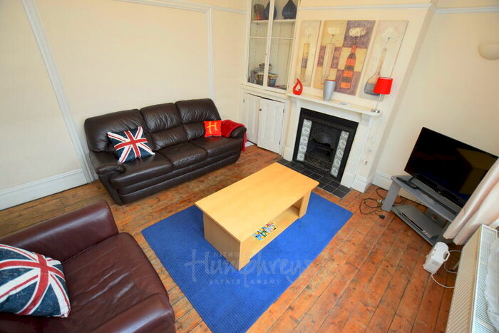 5 Bedroom Terraced House To Rent In Colwyn Road, Abington, Northampton, NN1