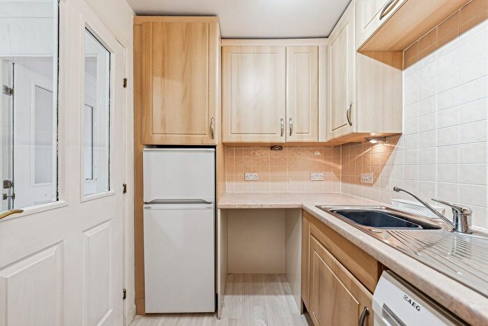 1 Bedroom Flat To Rent In Flat, Falkirk, Stirlingshire, FK1