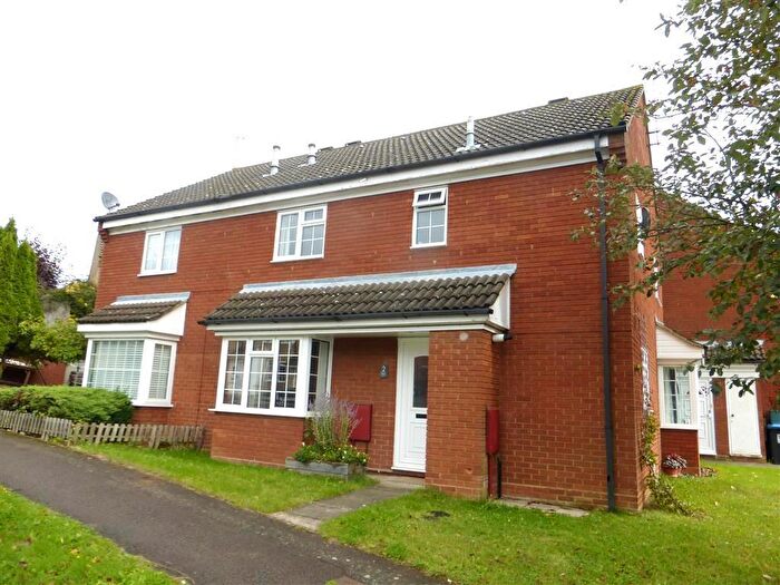 2 Bedroom House To Rent In Thistle Close, Hemel Hempstead, HP1