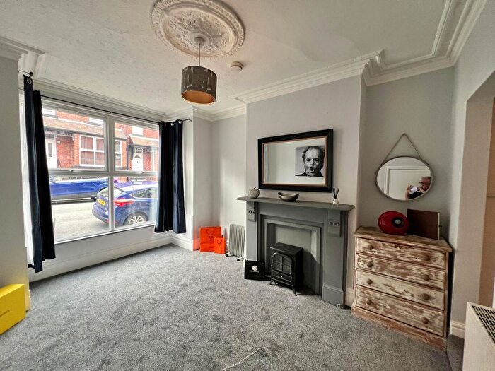 1 Bedroom Flat To Rent In Hillcrest View, Chapel Allerton, LS7
