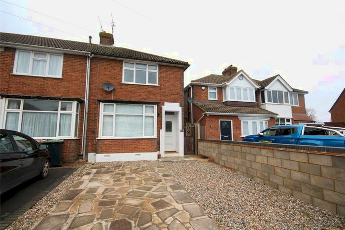 2 Bedroom End Of Terrace House To Rent In Chesford Road, Luton, Bedfordshire, LU2