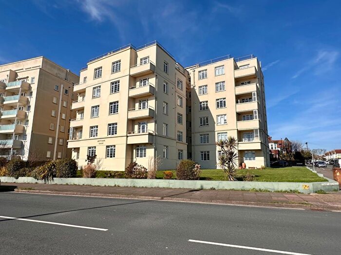 2 Bedroom Flat For Sale In Bedford Avenue, Bexhill-On-Sea, TN40