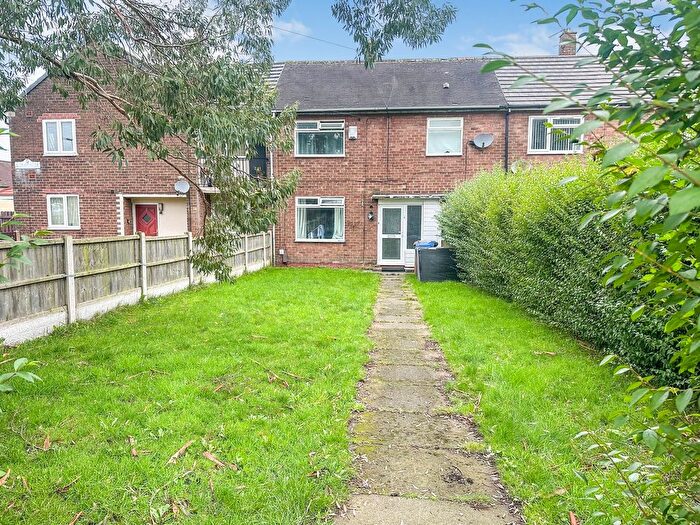 3 Bedroom Terraced House For Sale In Dean Walk, Middleton, Manchester, M24