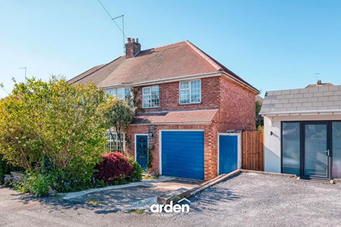 4 Bedroom Semi-Detached House For Sale In Jubilee Avenue, Redditch, B97