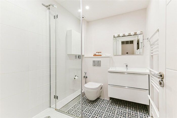 2 Bedroom Apartment To Rent In Grove End Road, London, NW8