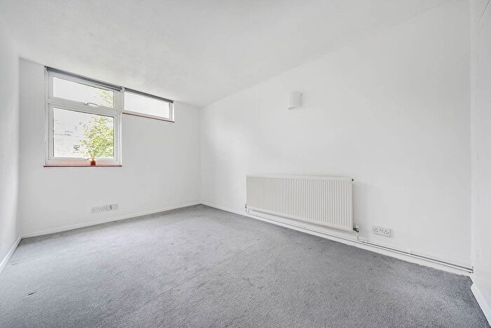 1 Bedroom Flat To Rent In Carlton Court, Anerley, London, SE20