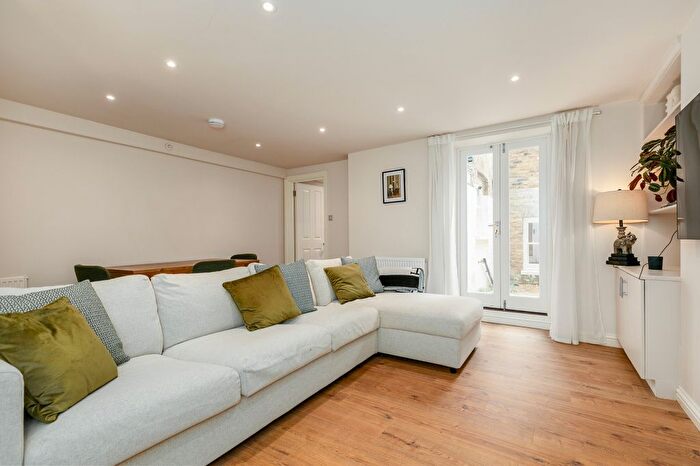 2 Bedroom Flat For Sale In Ifield Road, London, SW10