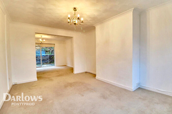 3 Bedroom Semi-Detached Bungalow For Sale In Lanwood Road, Pontypridd, CF37