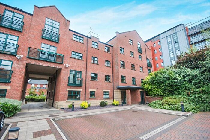 2 Bedroom Flat To Rent In Blantyre House, Slate Wharf, Castlefield, Manchester, M15
