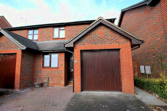 3 Bedroom Semi-Detached House To Rent In Woking, GU22