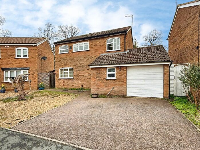 3 Bedroom Detached House For Sale In Penine Close, Oadby, Leicester, LE2