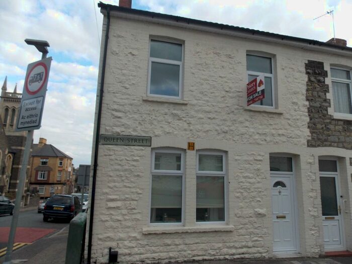 3 Bedroom End Of Terrace House To Rent In Queen Street, Barry, CF62
