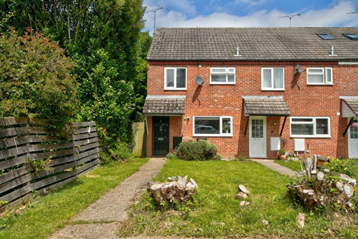 3 Bedroom End Terrace House For Sale In Shenden Close, Sevenoaks, TN13
