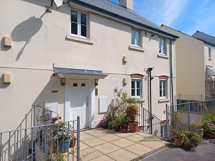 2 Bedroom Flat To Rent In Long Meadow View, Fowey, PL23