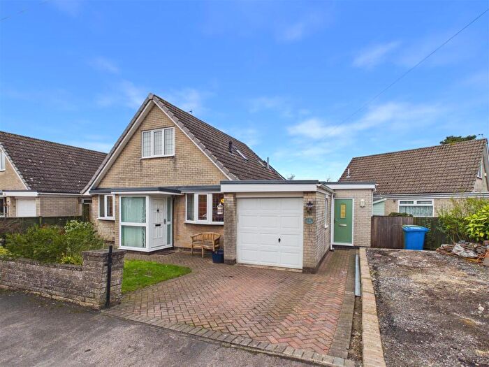 3 Bedroom Detached Bungalow For Sale In Bridge Road, South Cave, HU15