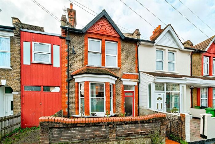 2 Bedroom Flat To Rent In Manor Road, London, E10
