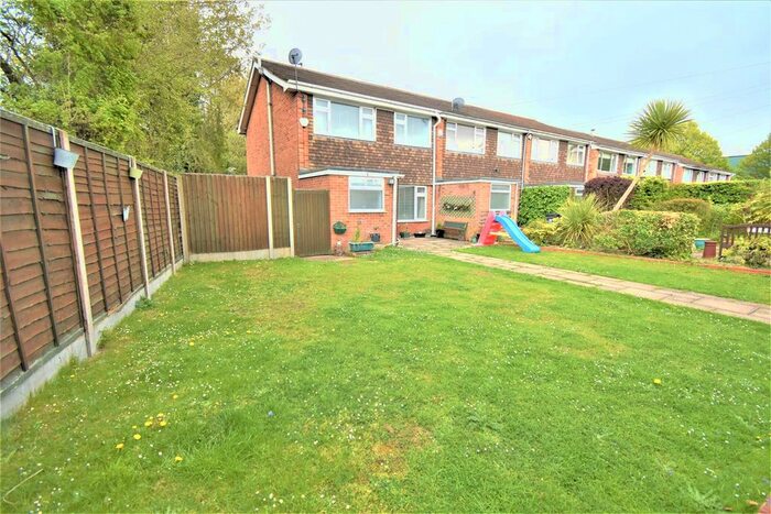 3 Bedroom Property To Rent In The Pound, Burnham, Slough SL1