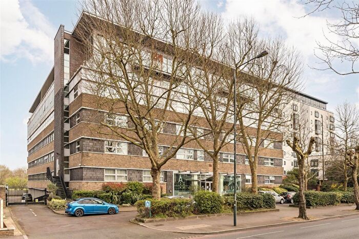 2 Bedroom Flat To Rent In London Road, Norbury, London, SW16