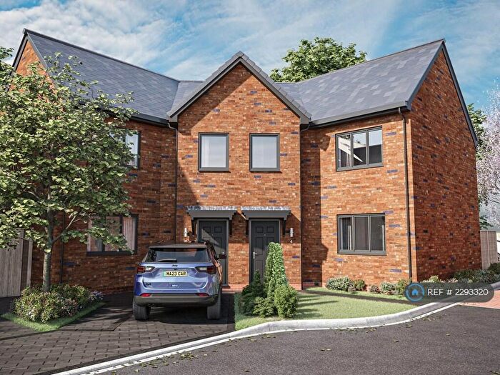 4 Bedroom Semi-Detached House To Rent In Bowling Green Avenue - Off Edison Road, Eccles, Manchester, M30