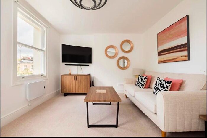 1 Bedroom Flat To Rent In Warwick Road, London, SW5