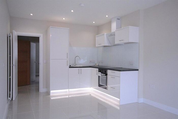 1 Bedroom Flat To Rent In Whitchurch Road, Cardiff, Cardiff, CF14