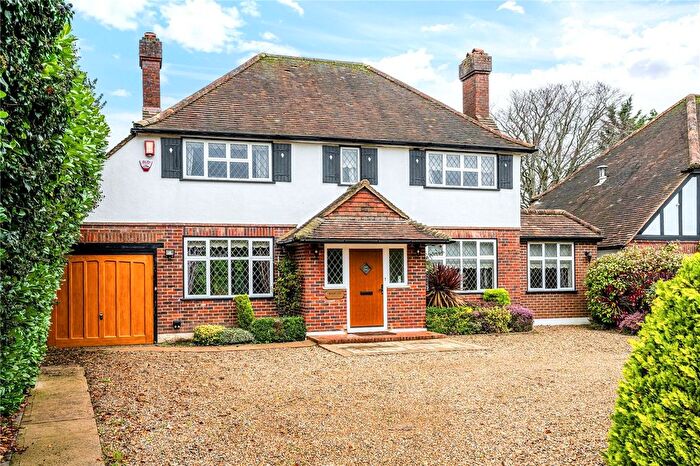 4 Bedroom Detached House For Sale In Woodmansterne Lane, Banstead, Surrey, SM7