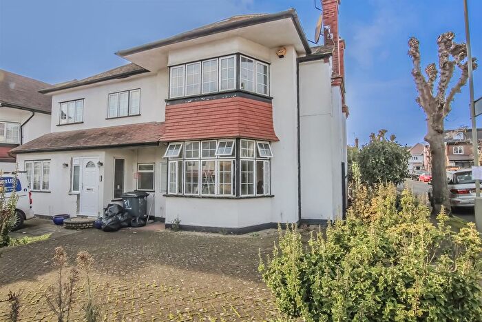 5 Bedroom Detached House To Rent In Crespigny Road, Hendon, NW4