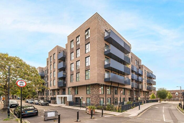 2 Bedroom Flat For Sale In Alexis Street, Bermondsey, SE16