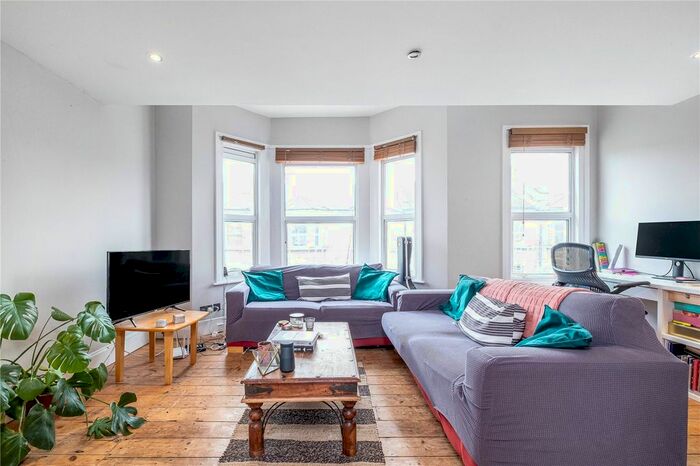 3 Bedroom Flat To Rent In Ballater Road, Clapham, London, SW2