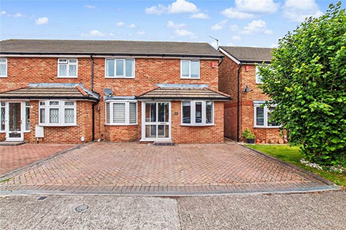 4 Bedroom Semi Detached House For Sale In Birchington Close, Bexleyheath, DA7